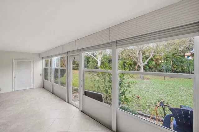 Unit 5107 photo 18