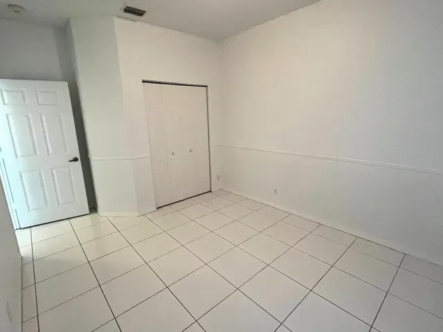 Unit 2 photo 3