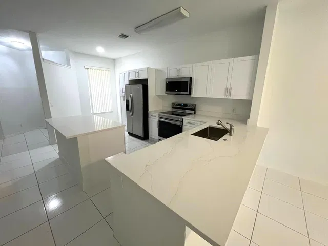 Unit 2 photo 13