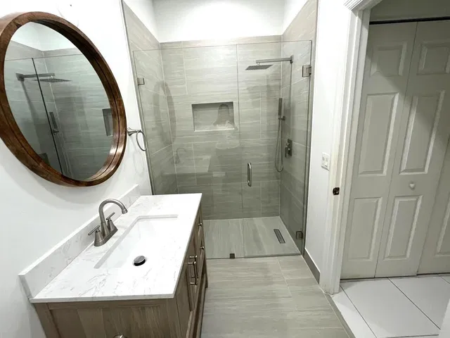 Unit 2 photo 18