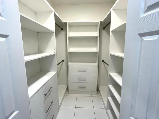 Unit 2 photo 23