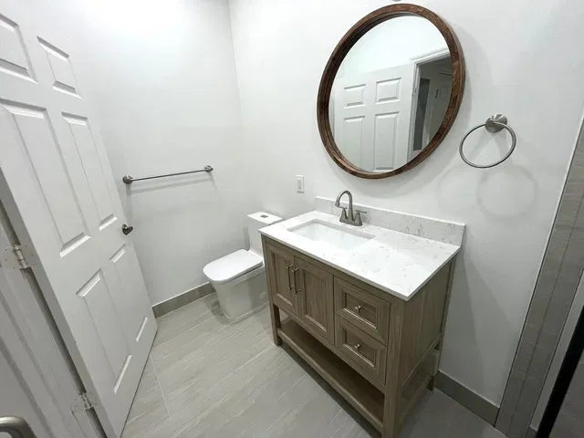 Unit 2 photo 24