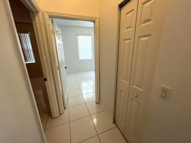 Unit 2 photo 27