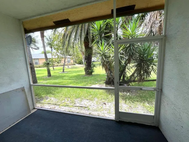 Unit 2 photo 33