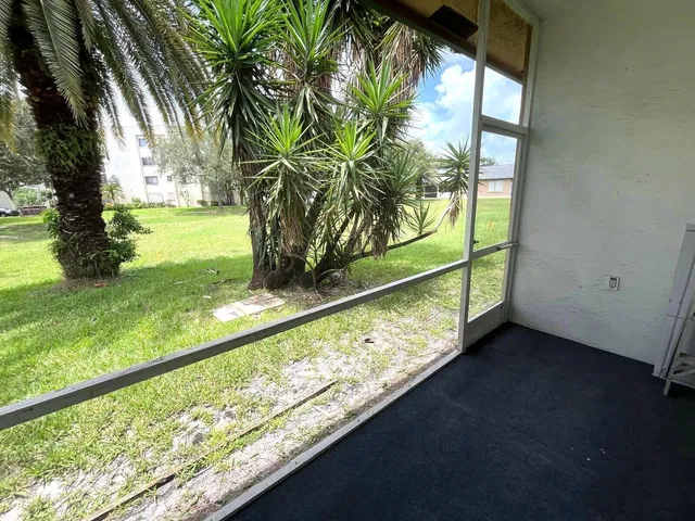Unit 2 photo 34