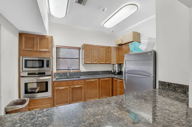 Residence photo 99