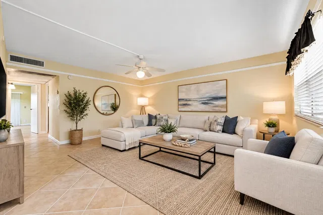 Residence photo 2