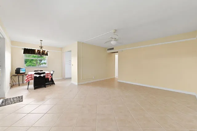 Residence photo 5