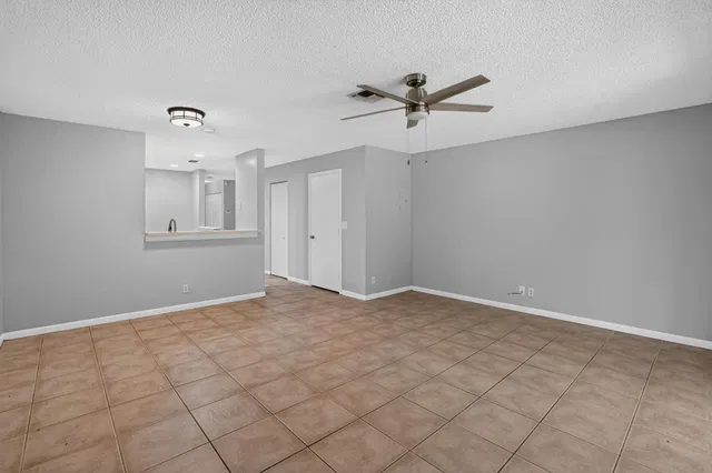 Residence photo 8