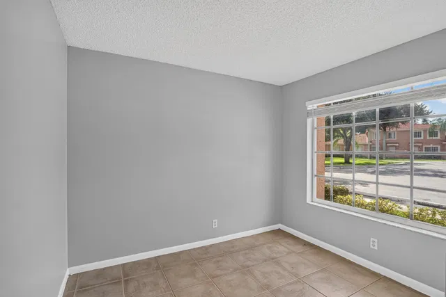 Residence photo 14