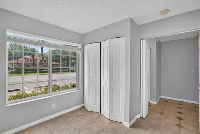Residence photo 15