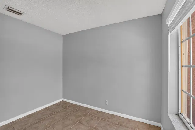 Residence photo 17