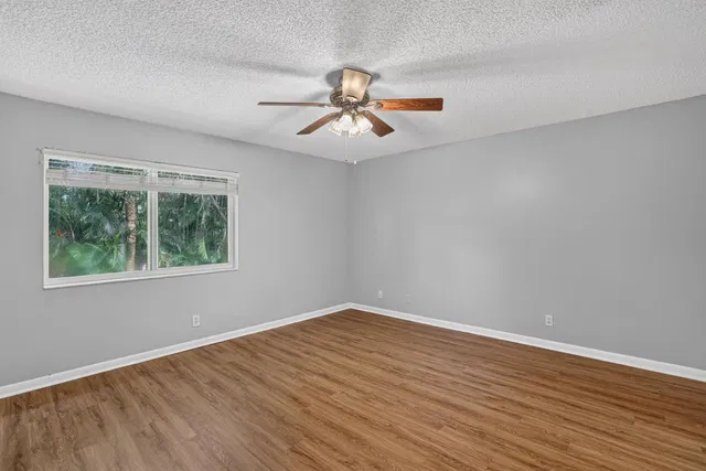 Residence photo 32