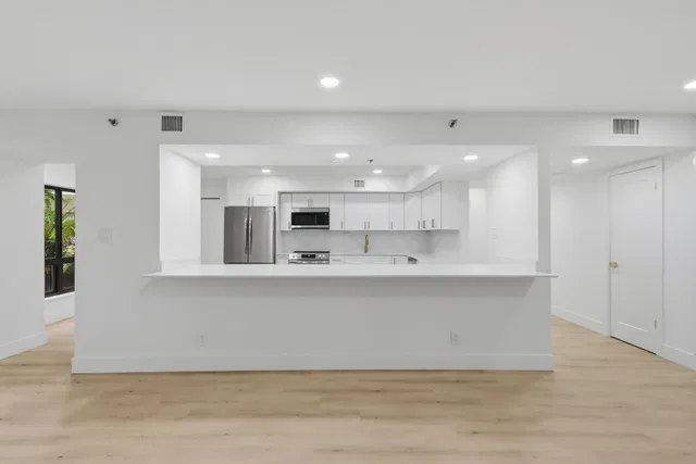 Unit 111 photo 11