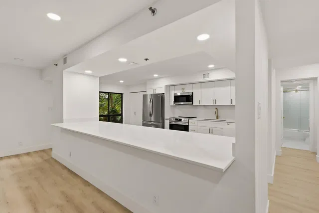 Unit 111 photo 12
