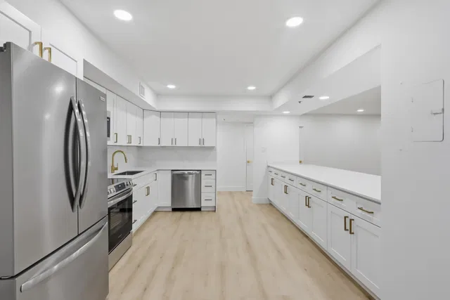 Unit 111 photo 16