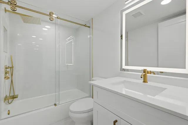 Unit 111 photo 28