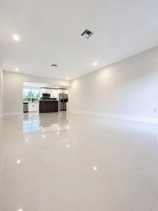 Residence photo 2