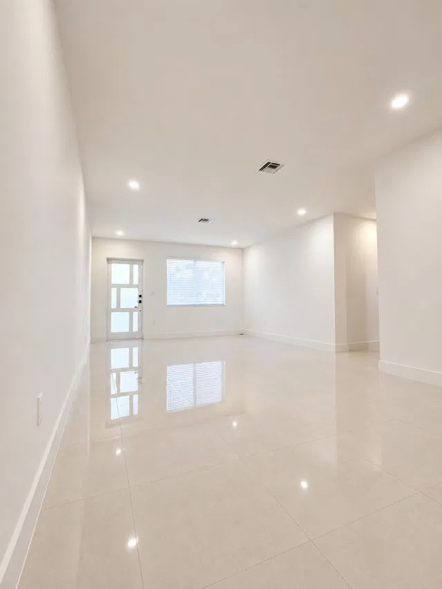 Residence photo 3