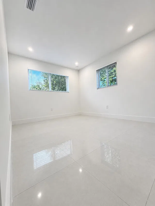 Residence photo 9