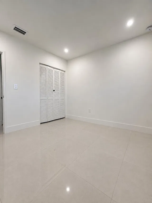 Residence photo 12