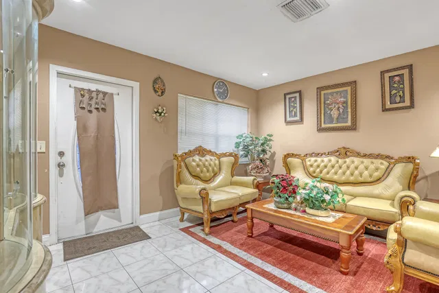 Residence photo 7