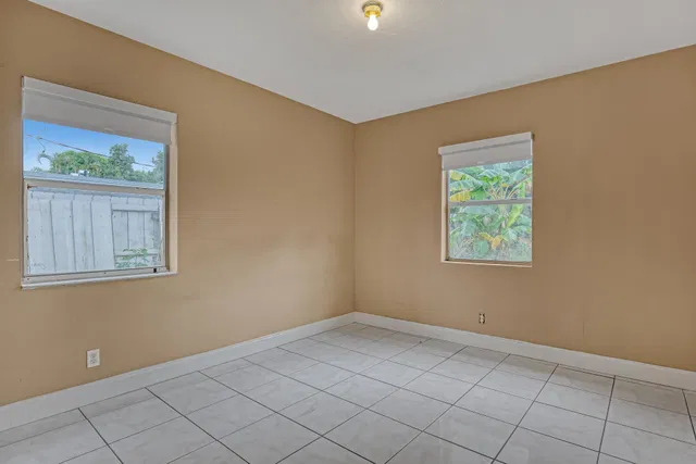 Residence photo 17