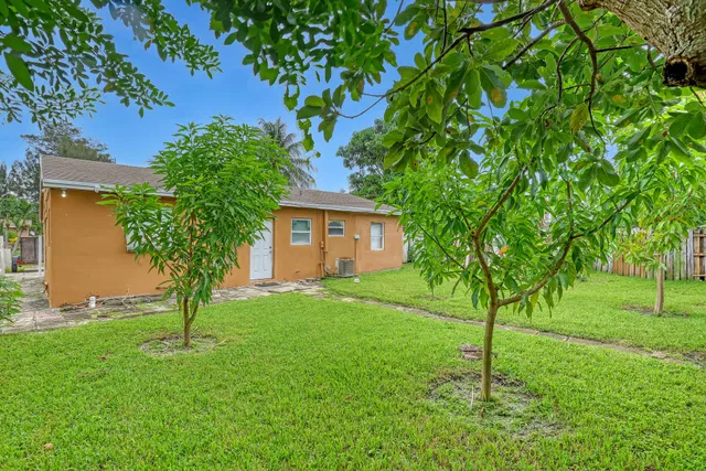 Residence photo 22