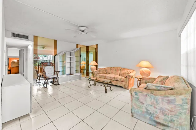 Residence photo 4