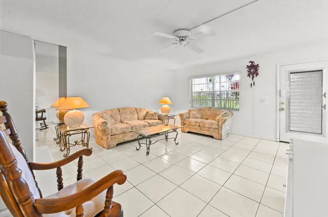Residence photo 5