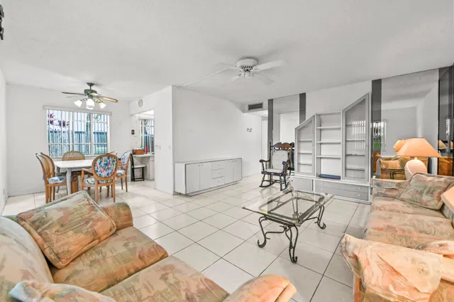 Residence photo 6