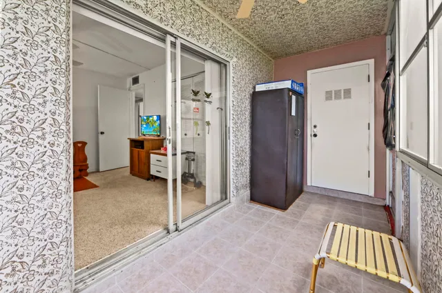 Residence photo 17