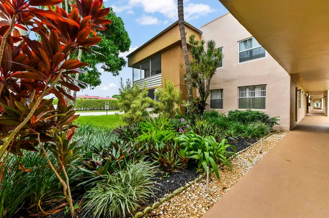 Residence photo 22
