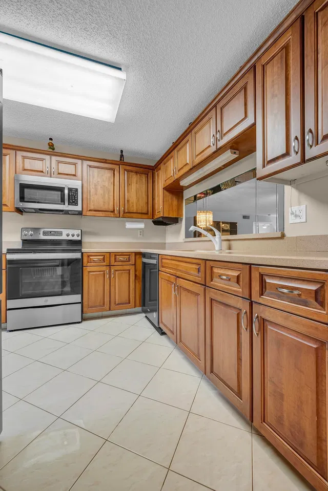 Unit 205 photo 6