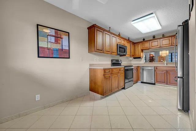 Unit 205 photo 7