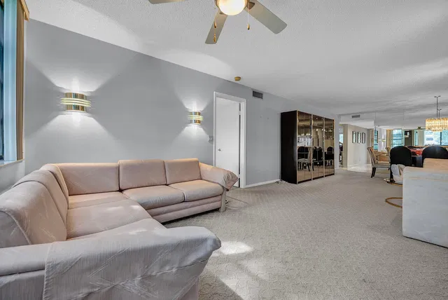 Unit 205 photo 17