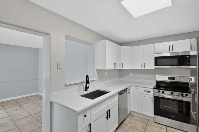 Residence photo 3