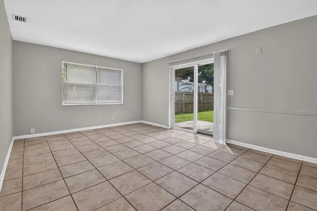 Residence photo 10