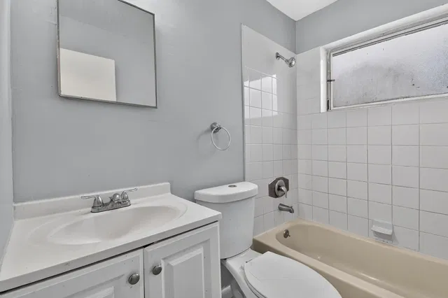 Residence photo 16