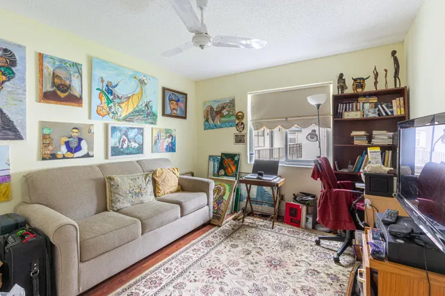 Residence photo 18