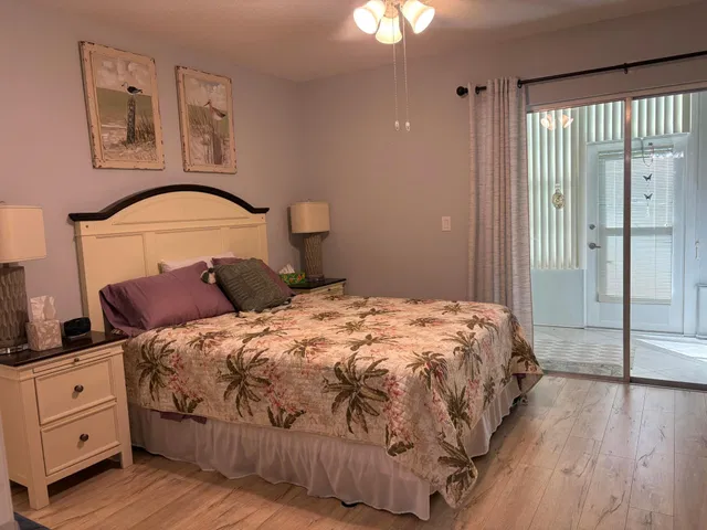 Unit 146-2 photo 5