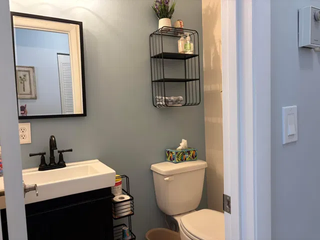 Unit 146-2 photo 8