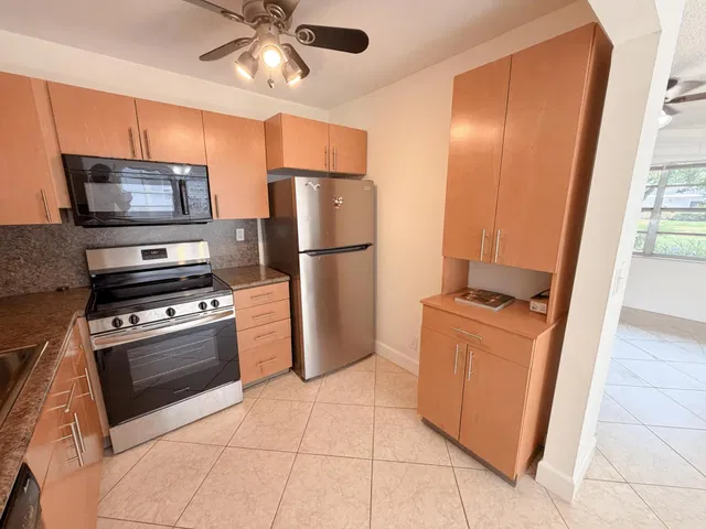Residence photo 2