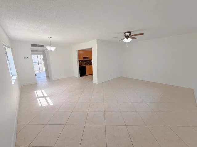Residence photo 6