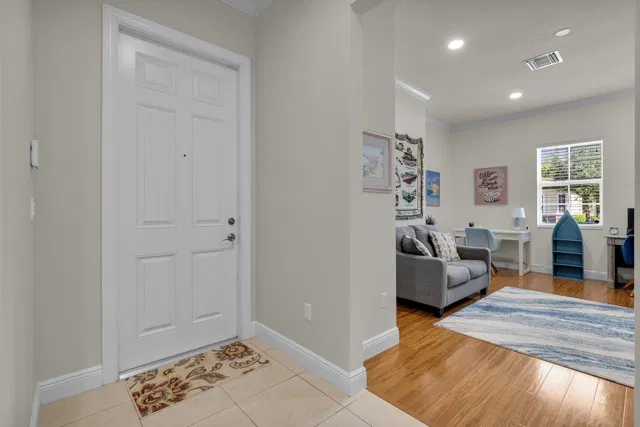 Residence photo 5
