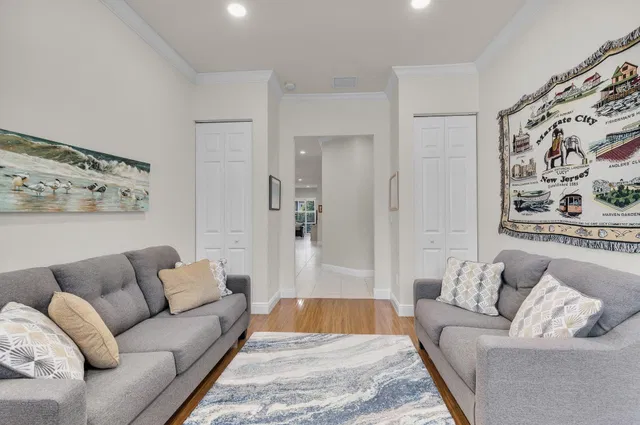 Residence photo 6