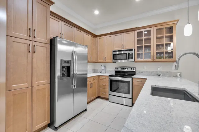 Residence photo 17