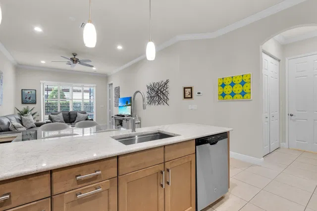 Residence photo 19