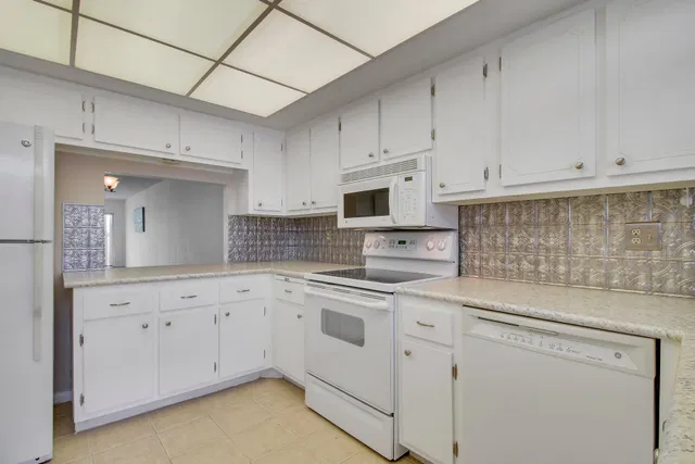 Unit 103 photo 21
