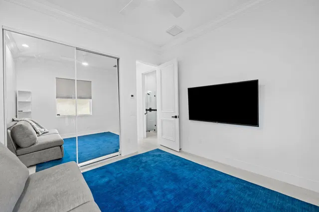  Residence photo 30